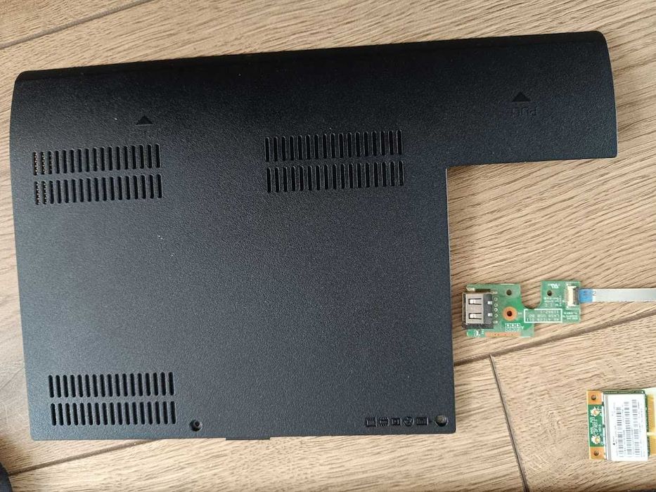 Продаю ноутбук Lenovo B590 по запчастям