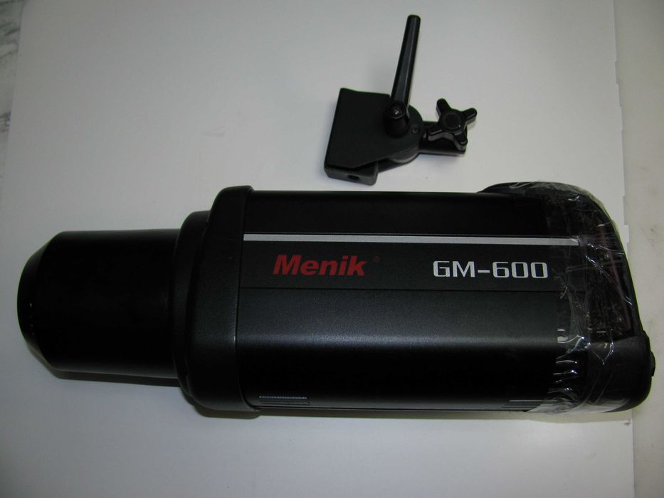 Студійний професійний фотоспалах. Студийная вспышка Menik GM-600