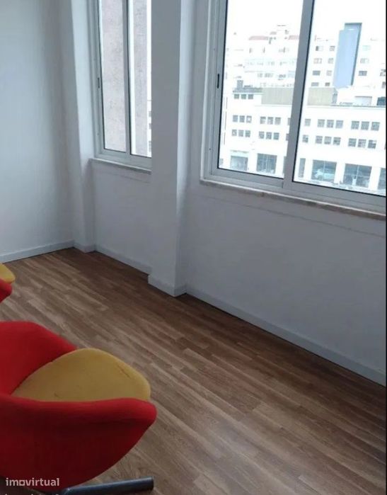 Excelente Apartamento de 4 assoalhadas sito nas Avenidas Novas — Avenidas Novas, Lisboa