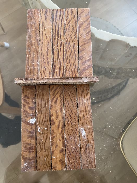 Vendo tacos de madeira usados – 60 a 70 m² – Bom estado