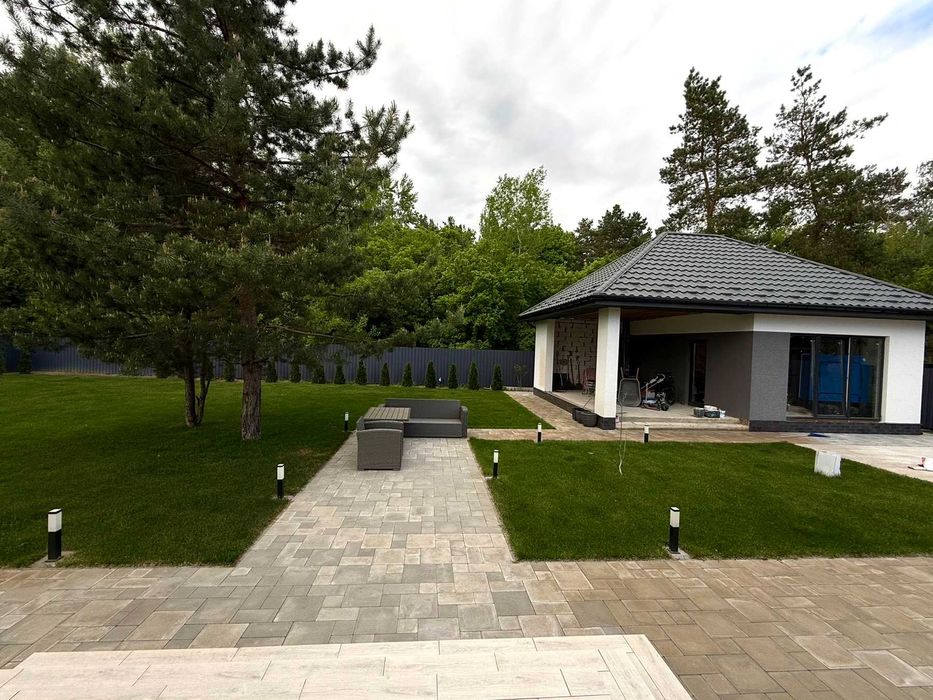 Двоповерховий Будинок З Ремонтом ТА Меблями, 10 КМ Від ЦЕНТРУ МІСТА