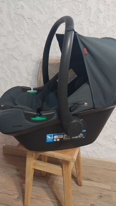 Автокрісло Omega