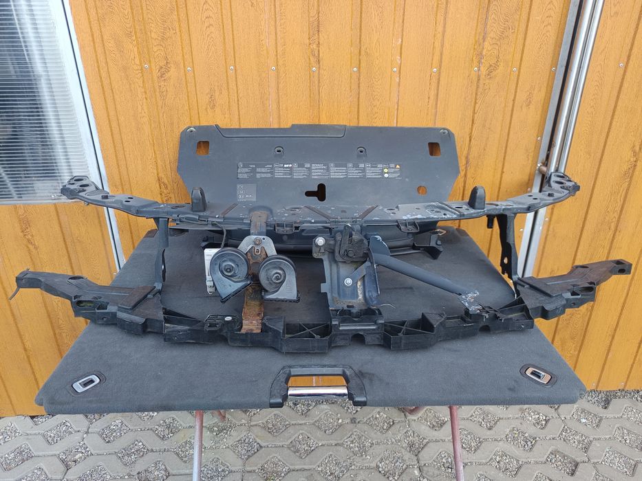RENAULT LAGUNA III Pas Przedni Wzmocnienie