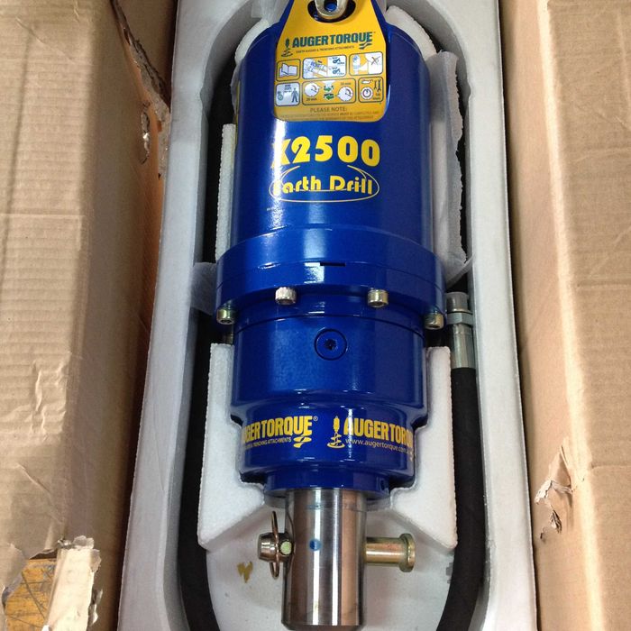 Escavadora/Giratória 1,8t LiuGong 9018F+3 baldes + Broca - como novo