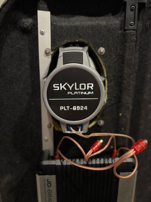 Колонки Skylor та підсилювачем
