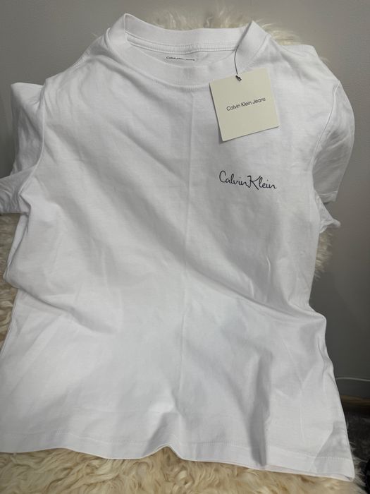 Футболка жіноча нова Calvin Klein