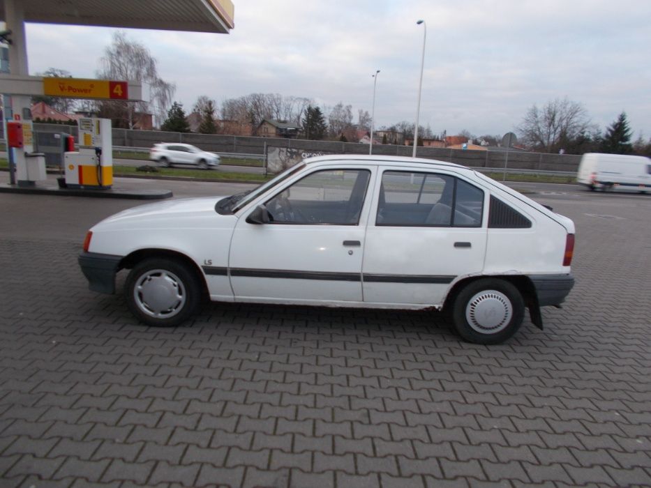Drzwi Lewe Przednie Opel Kadet KOLOR BIAŁY