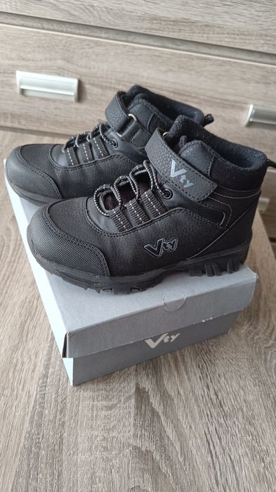 Buty chłopięce Vty kupione w Deichmann rozmiar 29
