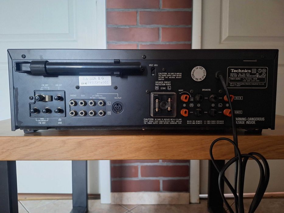 amplituner Technics SA-202