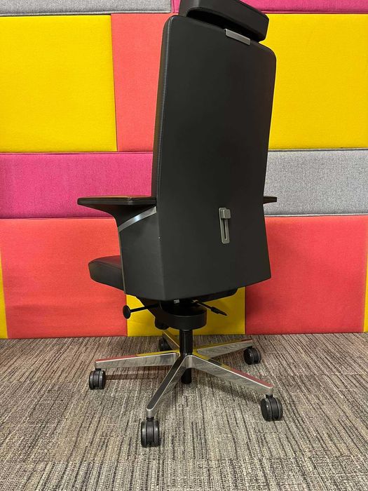 Fotel biurowy obrotowy Bejot CEO skórzany menadżerski ergonomiczny 1