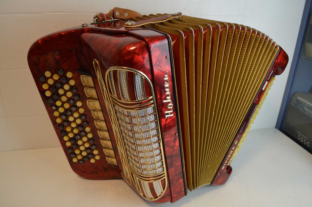 Acordeao hohner Riveira III 3 Voz 96 Baixos, N .408