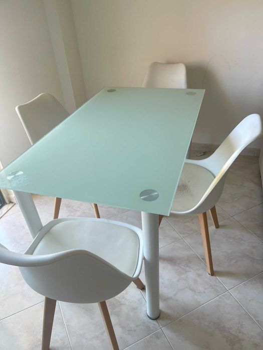 Mesa + cadeiras