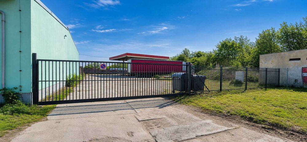 Do wynajęcia utwardzony plac 2300 m² – Koluszki, ul. Polna 33