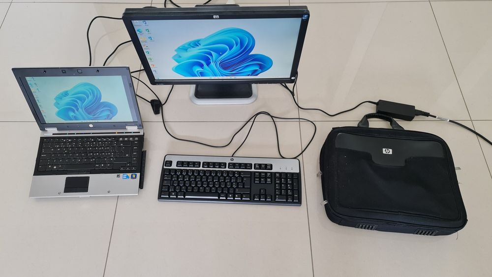 Computador I7 portátil com dock station,monitor, pasta+teclado64551033262722120