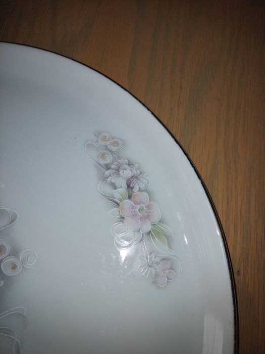 Prato de bolo Vista Alegre com desenhos de flores