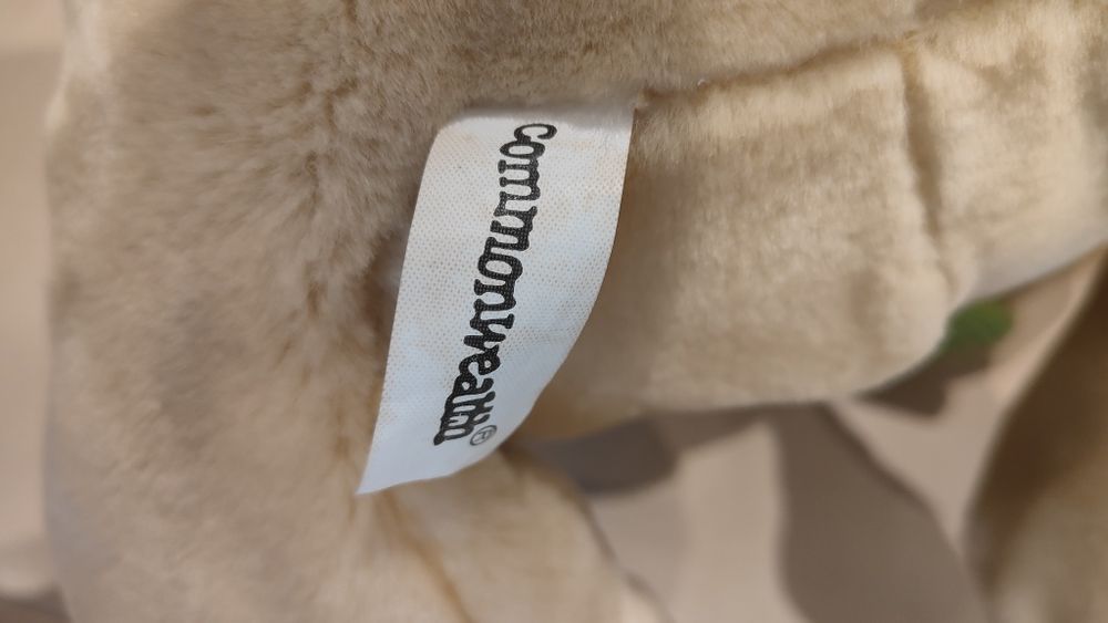Peluche cão com cachecol e gorro