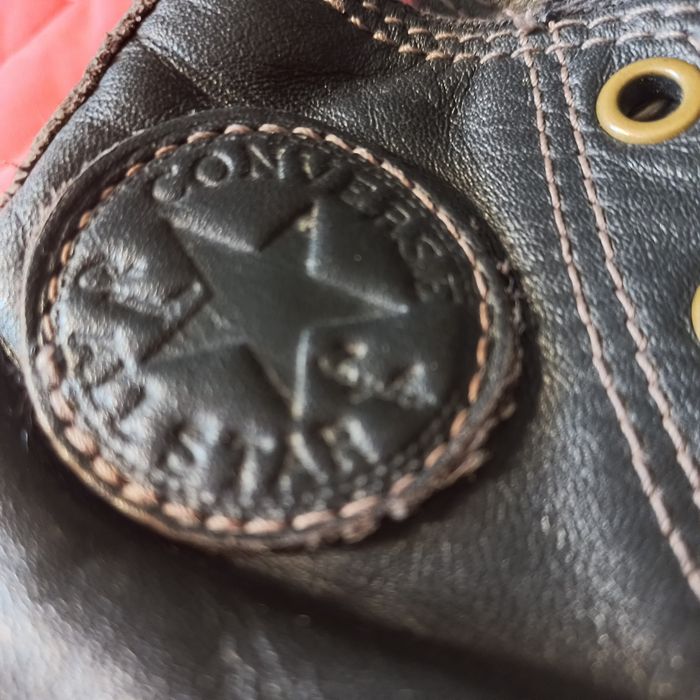 Дитячі шкіряні кеди.