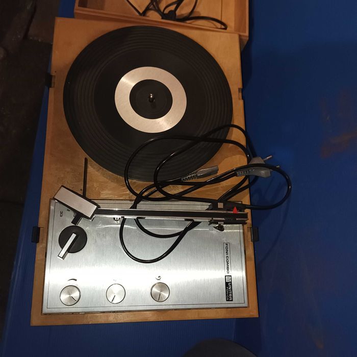 Gramofon UNITRA Donica Artur WG 902