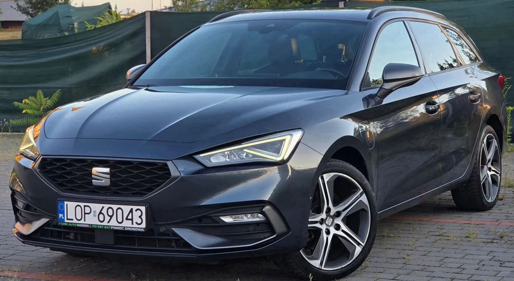 Seat Leon Leon FR 1.4 E-HYBRID Panorama Virtual cockpit podgrzewana kierownica