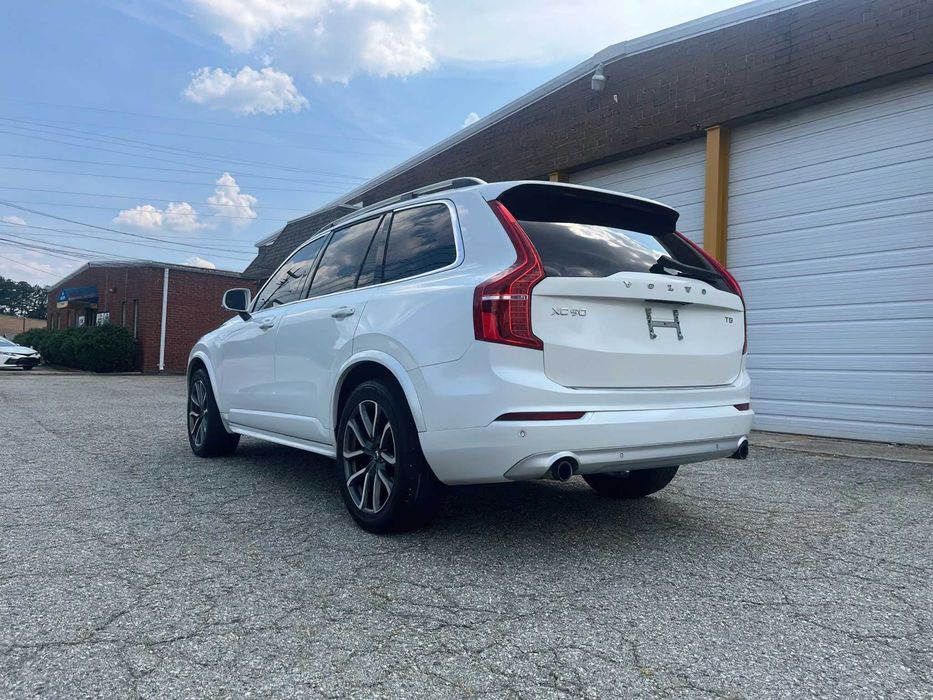 Volvo XC90 T5 Momentum      2019