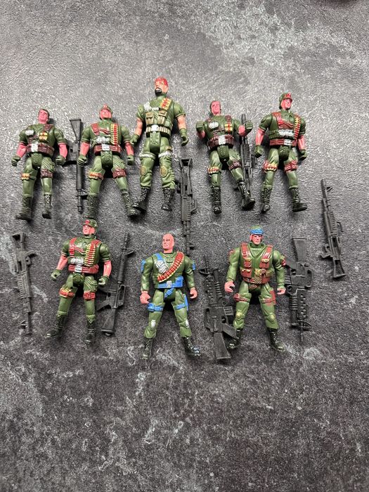 Солдатики іграшкові
