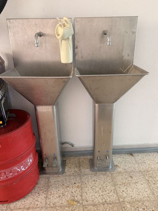 Lavatórios Industriais em Inox com Pedal (Lava-mãos Profissional)