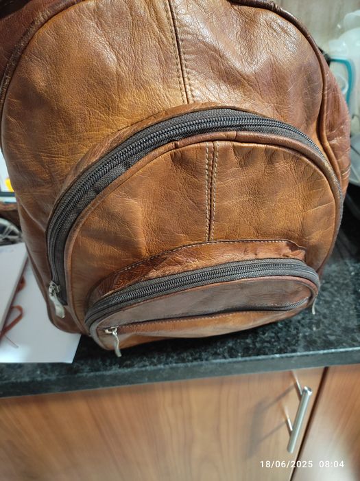 Mochila de couro cor camel