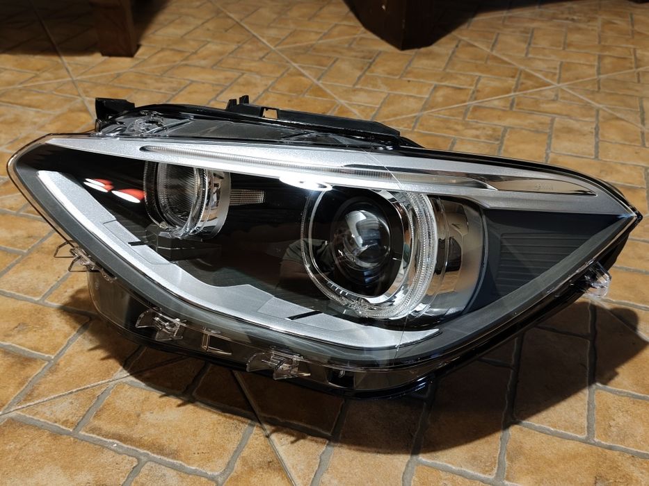 Farol BMW série 1 F20 F21 ótica xénon