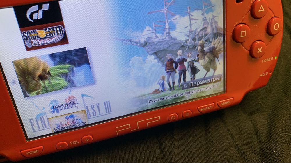 Продам PSP-2000 (Red)