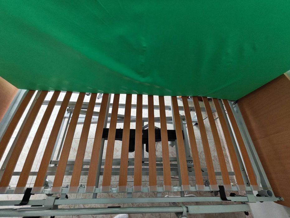 Cama Hospitalar Articulada Elétrica com Comando + Colchão – Como Nova