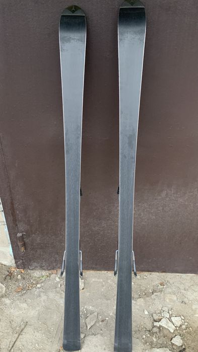 Горные лыжи ATOMIC