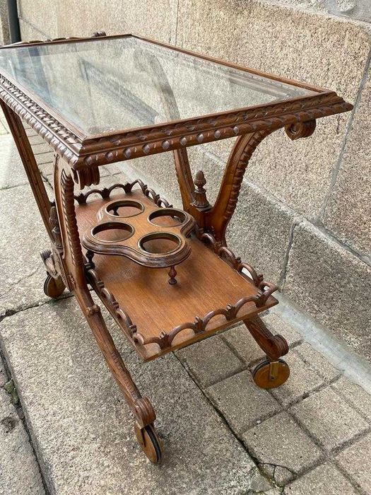 Carrinho  de bebidas em madeira