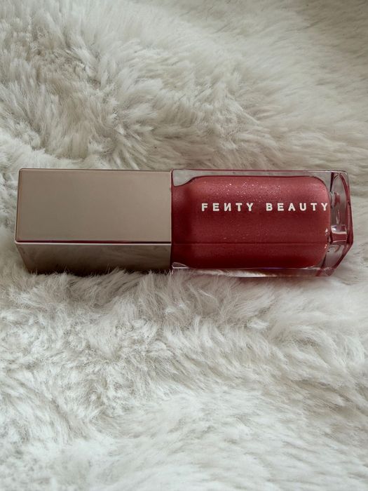 Błyszczyk Fenty Beauty Gloss Bomb w odcieniu Fu$$y