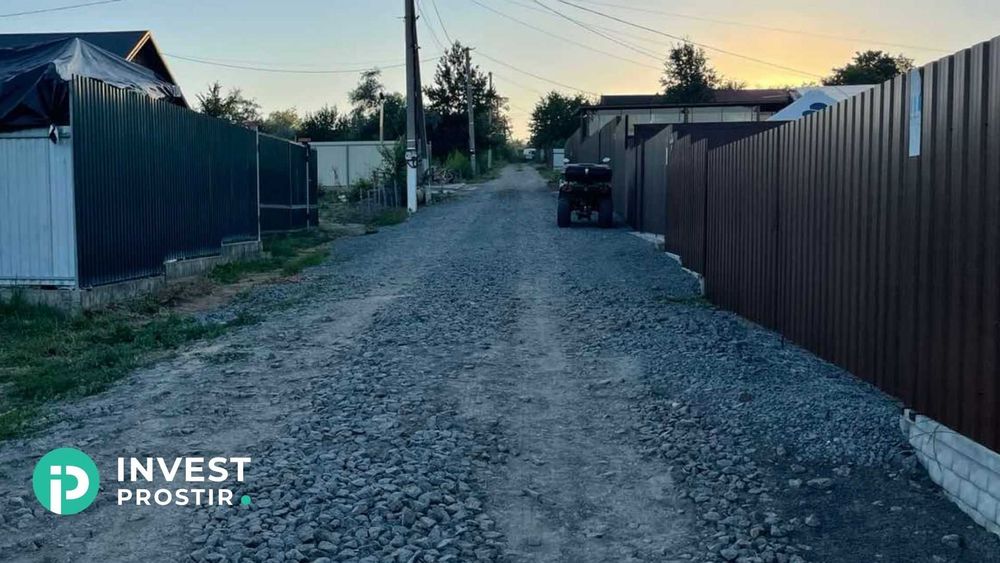 Продається земельна ділянка 4 сотки в с.Куражин,Хмельницька обл.