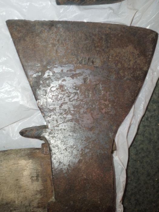 Топор,  колун , пилка,  ключ трубный ссср,  ключ газовый,  ножовка