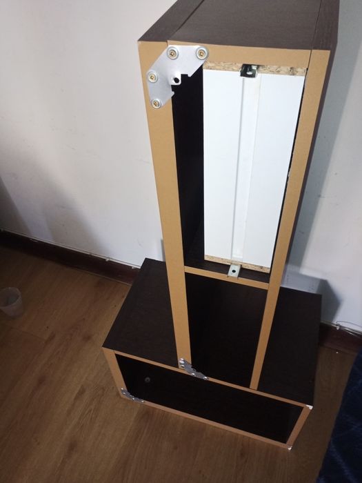 Prateleira com gaveta