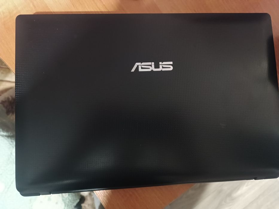 Продається ноутбук асус