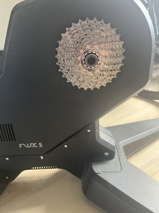 Trenażer tacx flux S