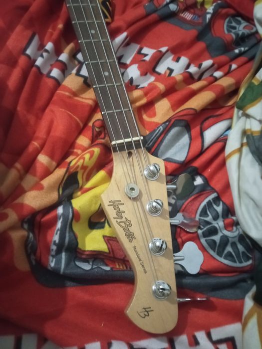 Gitara basowa Harley Benton