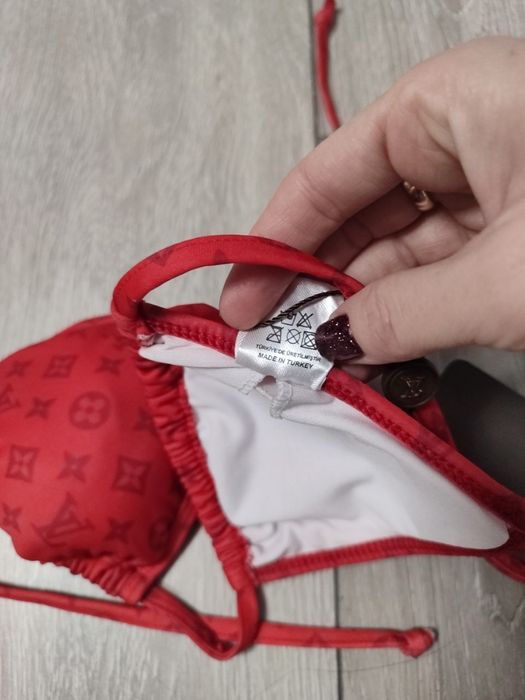 Новий червоний верх