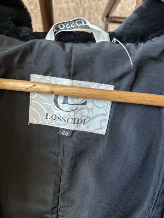 Жіноча шуба з мутону, встаки з песця