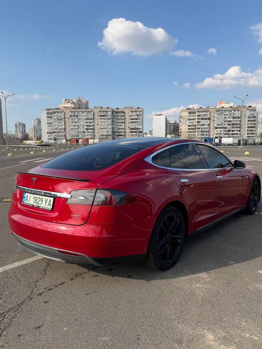 Tesla model S 85P