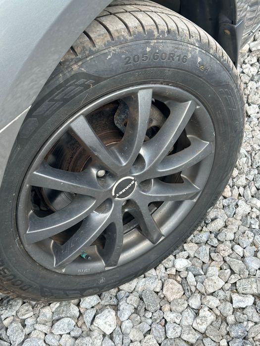 Продам  Kia Carens 2010 рік можлива розстрочка, кредит, обмін!