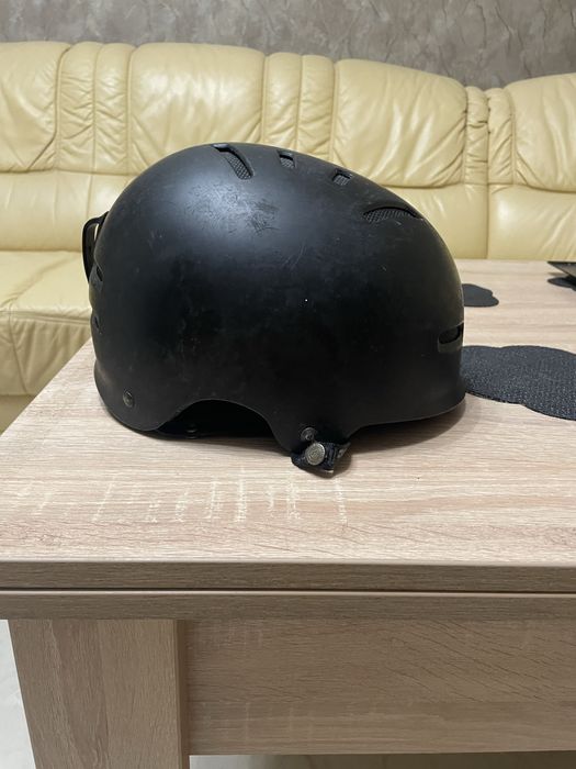 Шолом захисний і окуляри