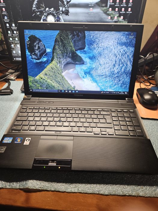 Toshiba tecra r950. I5 3210M.8gb RAM .SSD 240gb