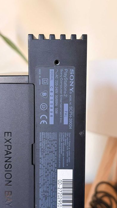 PlayStation 2 Fat (SCPH-39004) + Comando + Cabos + Cartão de Memória