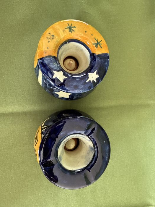 Par de cinzeiros de água pequenos