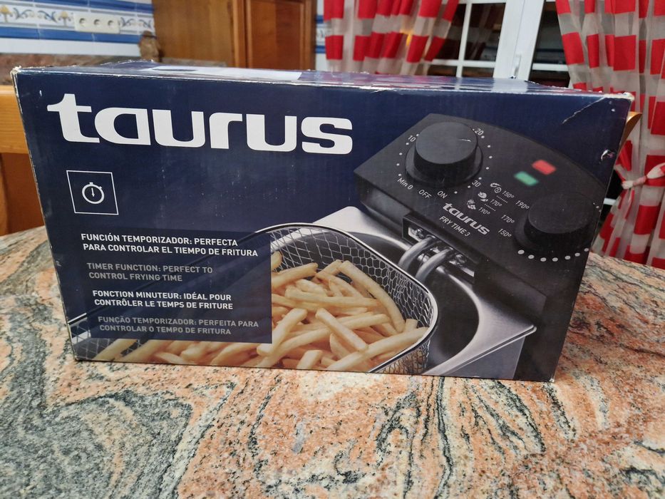 Fritadeira Taurus Fry 3 | 2100 W | Preto, Aço inoxidável