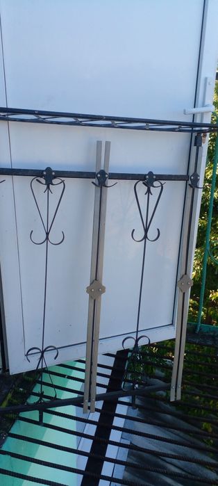 Вішалка  настінна