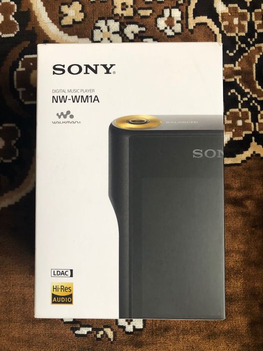Плеер Sony NW-WM1A.